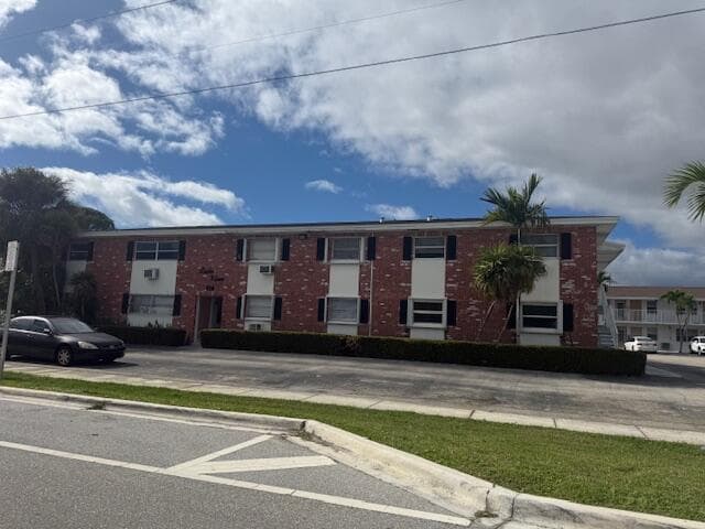 810 Lake Shore Drive 19, Lake Park, FL 33403 — photo 12 of 13