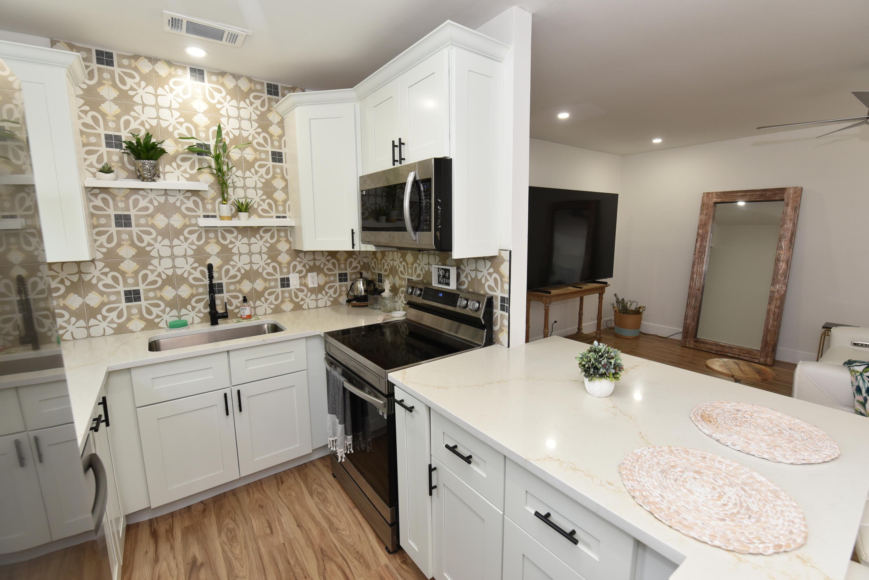 112 Salisbury E, West Palm Beach, FL 33417 — photo 2 of 41