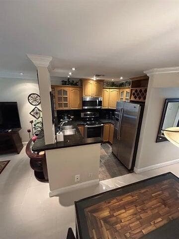 9141 Sunrise Lakes Boulevard 208, Sunrise, FL 33322 — photo 4 of 14