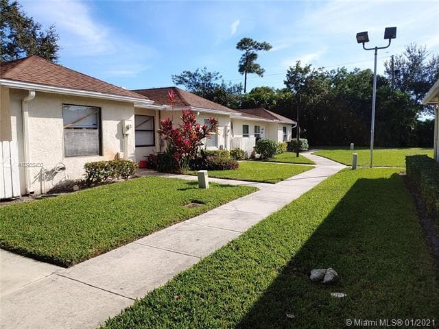 5060 Sanctuary Way F, West Palm Beach, FL 33417 — photo 2 of 8