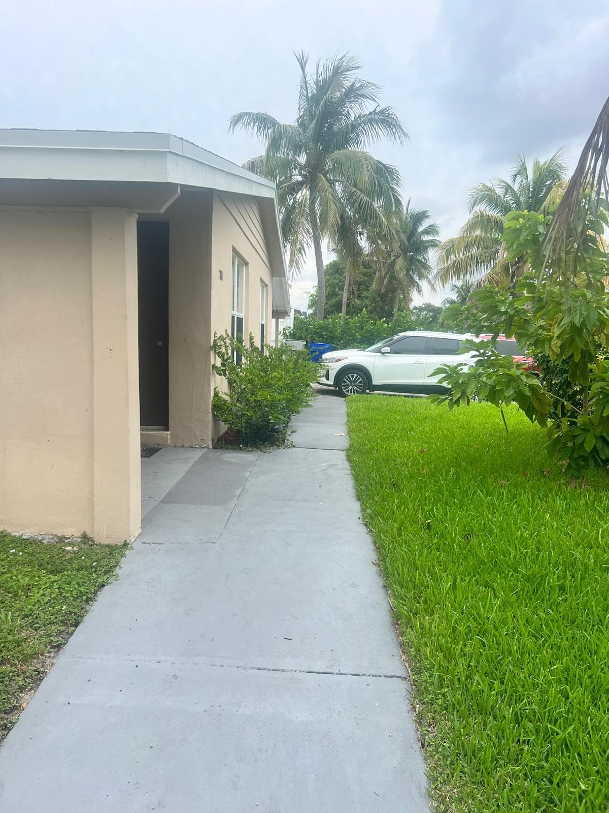 2001 NE 2nd Terrace, Pompano Beach, FL 33060 — photo 3 of 7