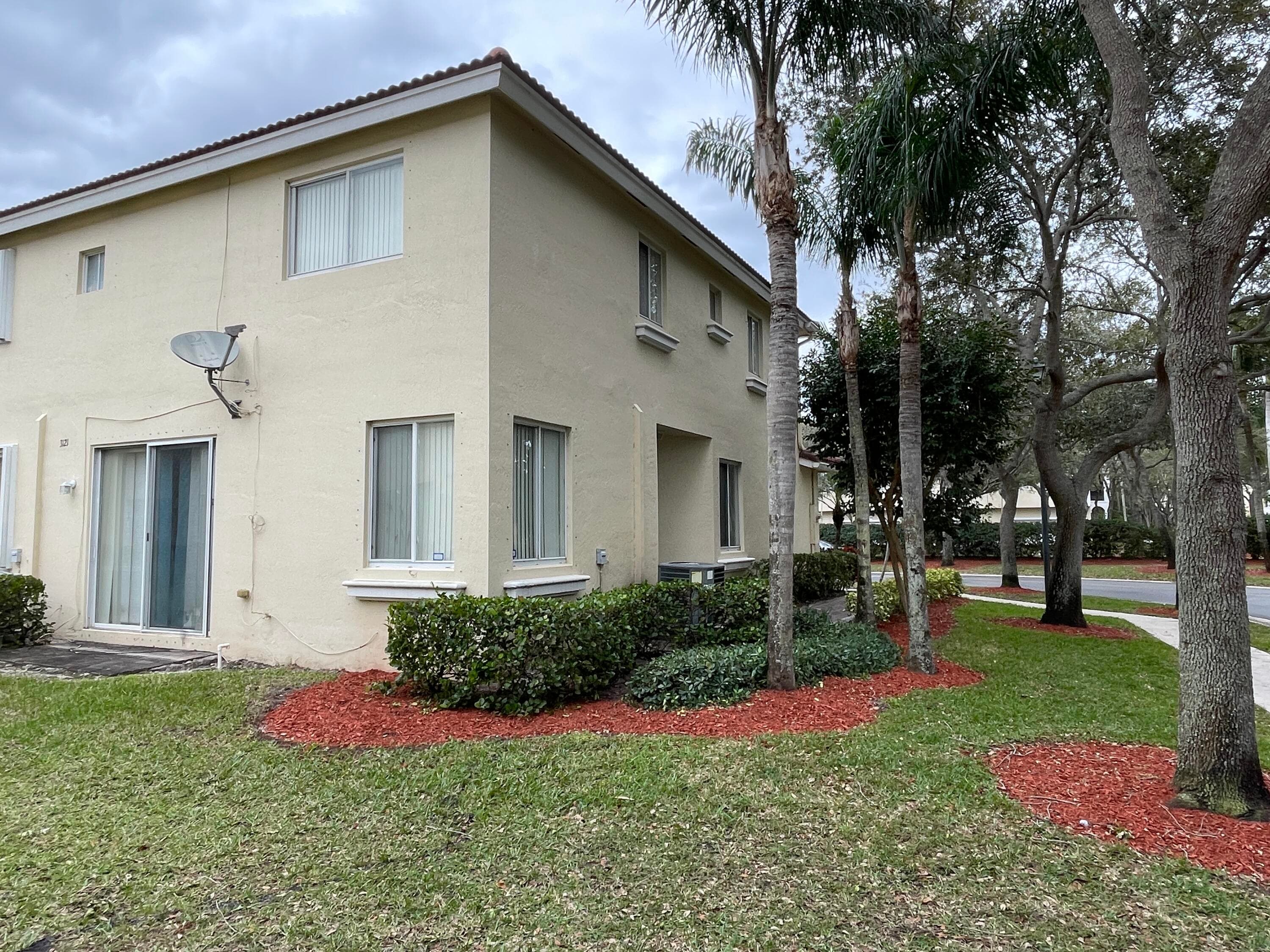3121 N Evergreen Circle, Boynton Beach, FL 33426 — photo 9 of 35