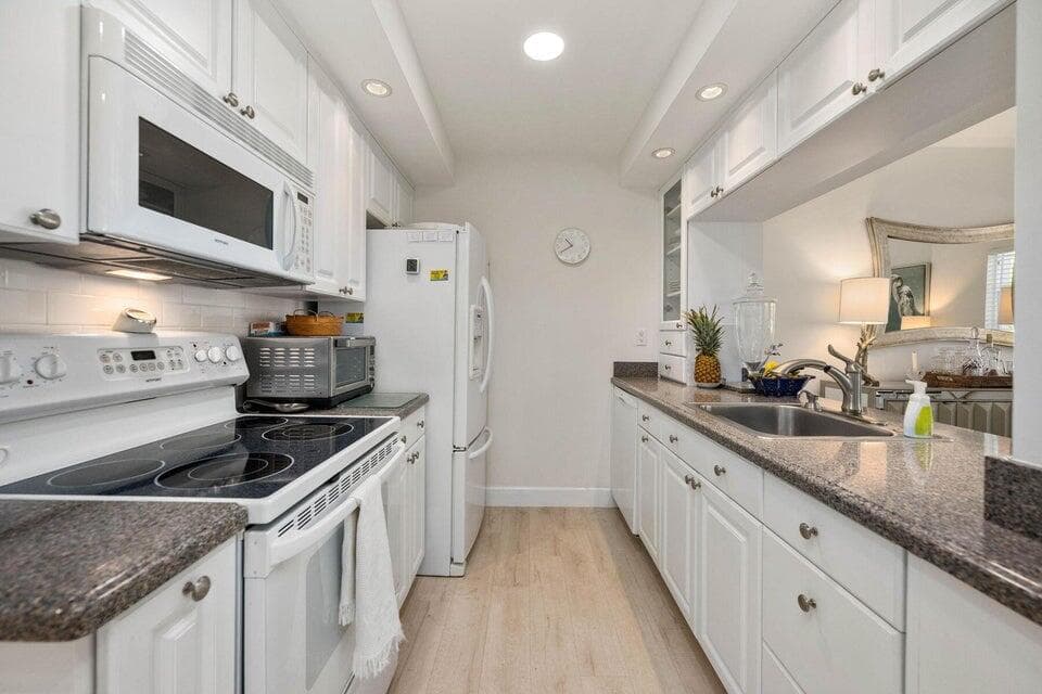 250 NE 20th Street 1010, Boca Raton, FL 33431 — photo 4 of 23