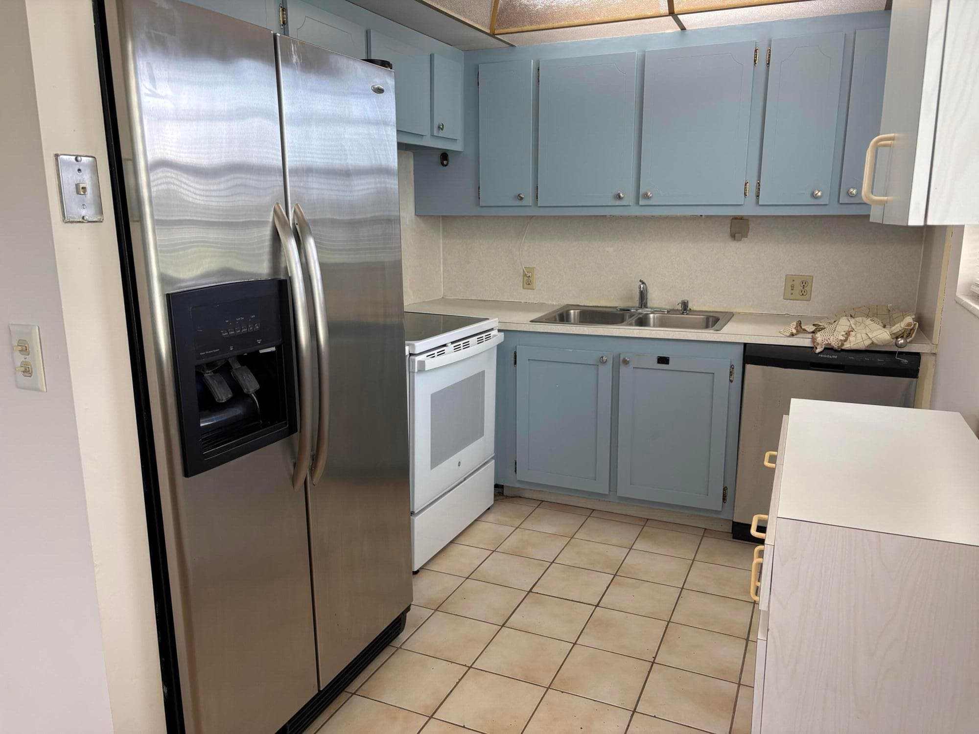 186 Dorset E, Boca Raton, FL 33434 — photo 1 of 23