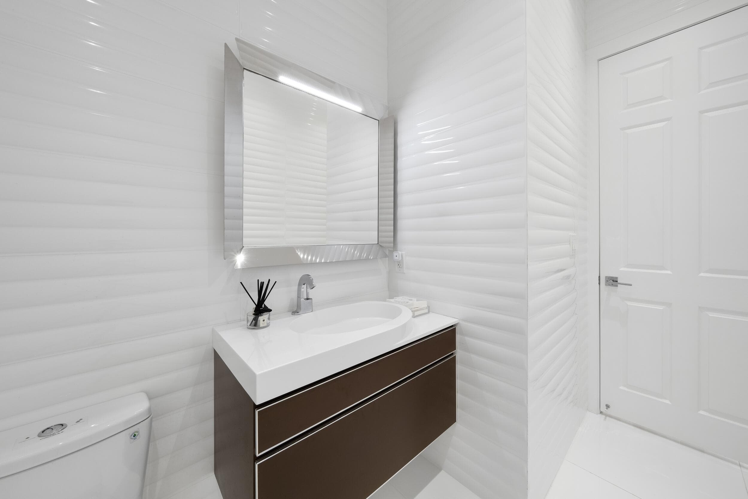 16430 NE 30th Avenue, North Miami Beach, FL 33160 — photo 20 of 68