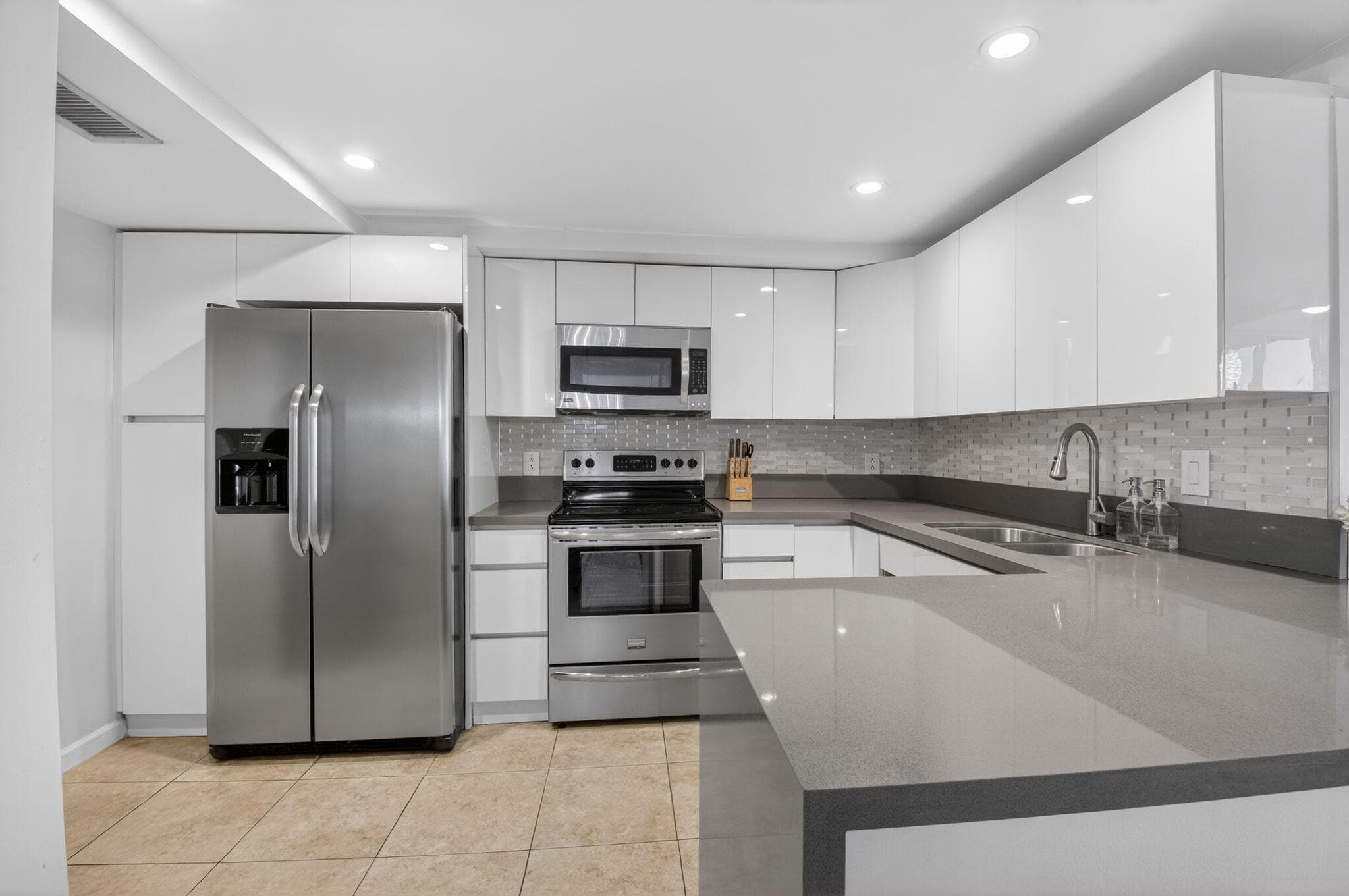 5280 NW 2nd Ave Ph-17, Boca Raton, FL 33487 — photo 10 of 35