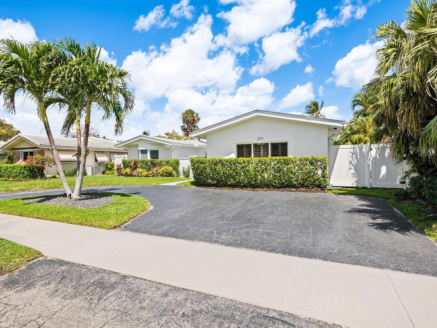 2011 NE 60th Street, Fort Lauderdale, FL 33308 — photo 2 of 35