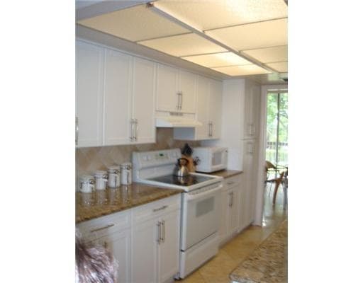 1405 Bridgewood Drive 1405, Boca Raton, FL 33434 — photo 23 of 46