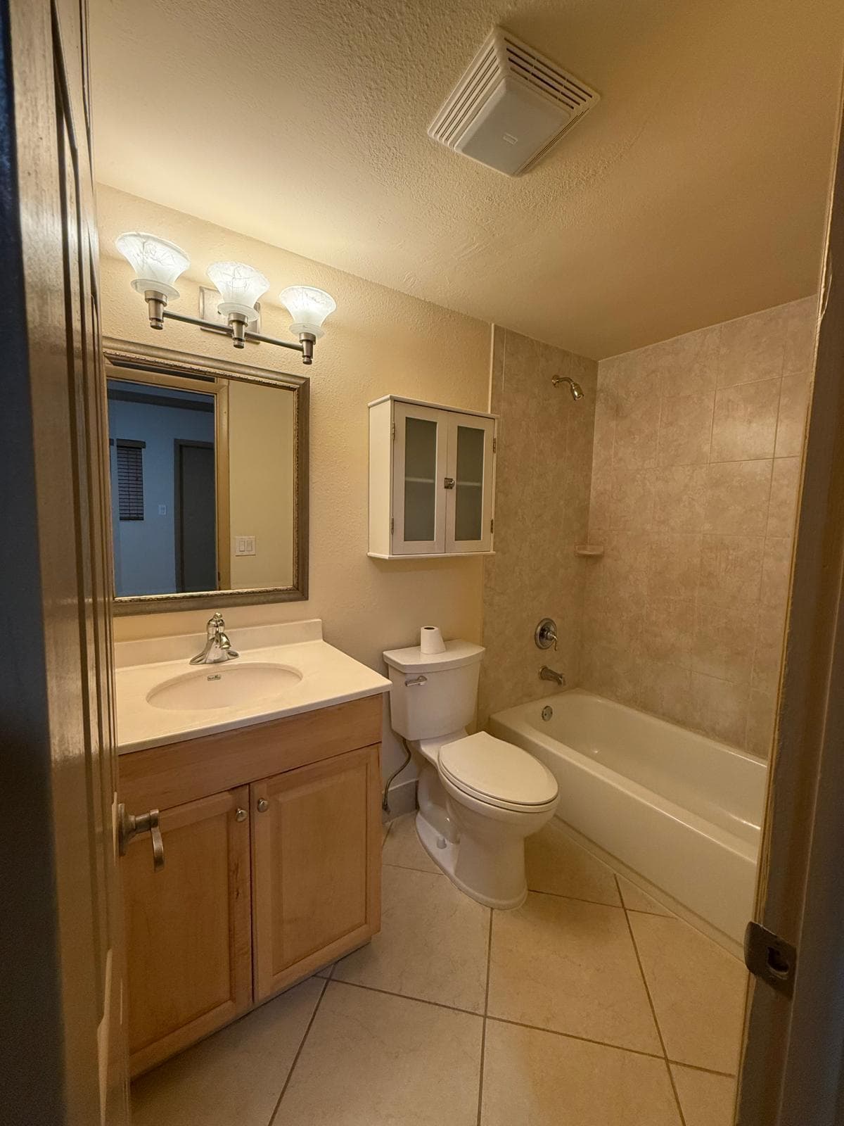 744 NE 14th Avenue 12, Fort Lauderdale, FL 33304 — photo 9 of 11