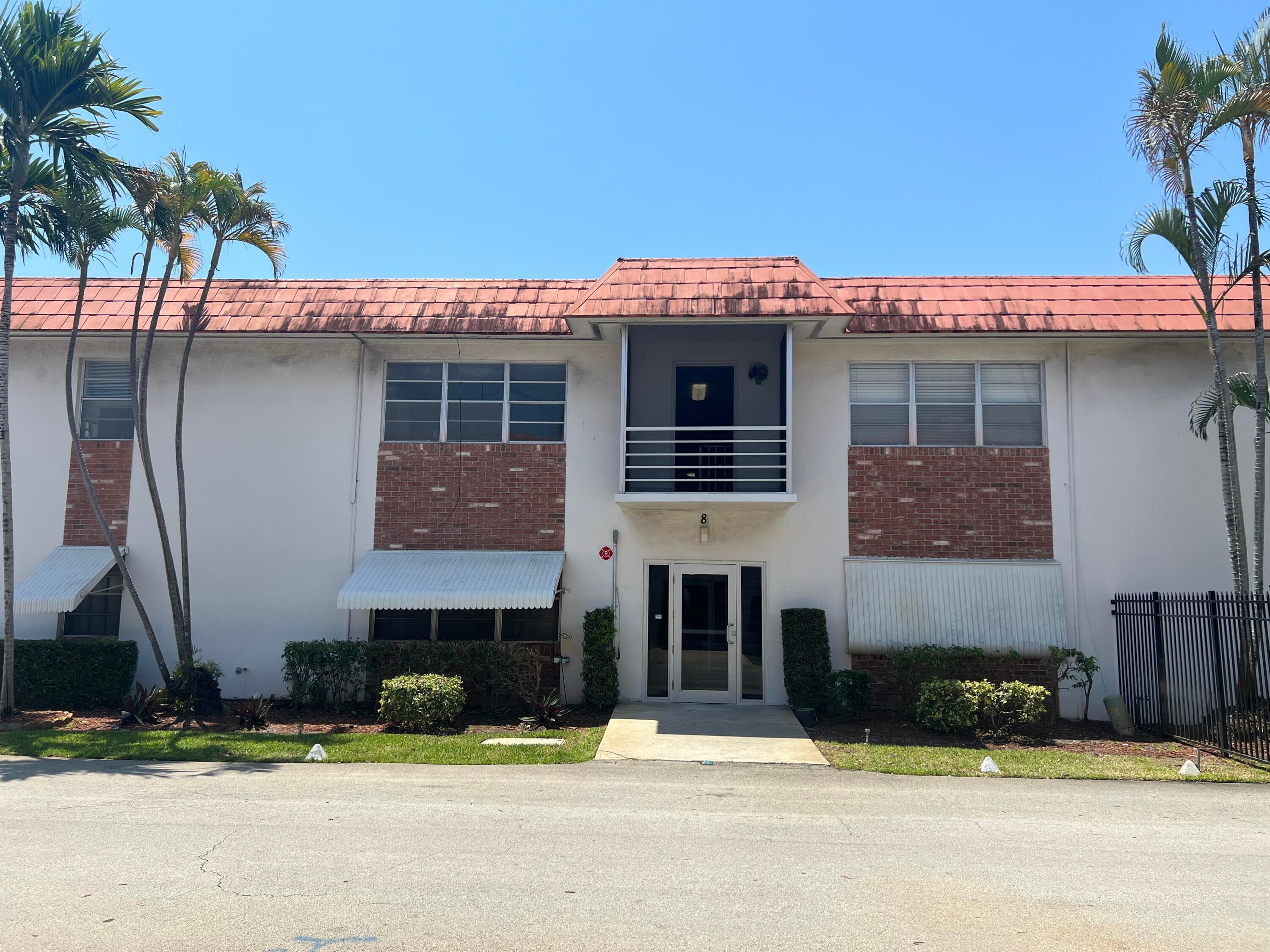 3550 NW 8th Avenue 808, Pompano Beach, FL 33064 — photo 2 of 18