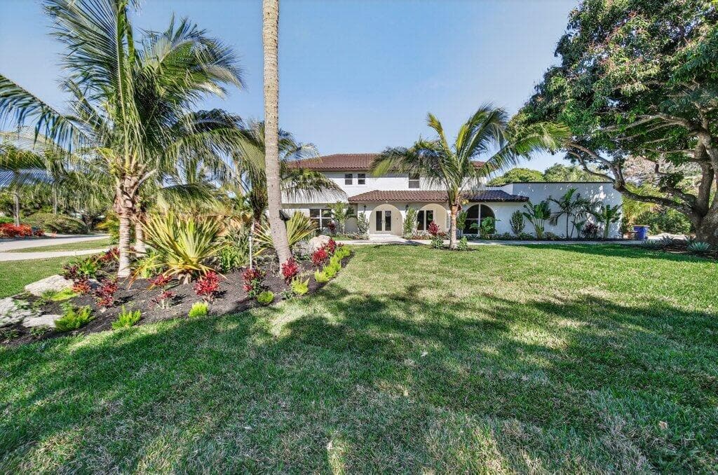 37 E High Point Road, Sewalls Point, FL 34996 — photo 10 of 58