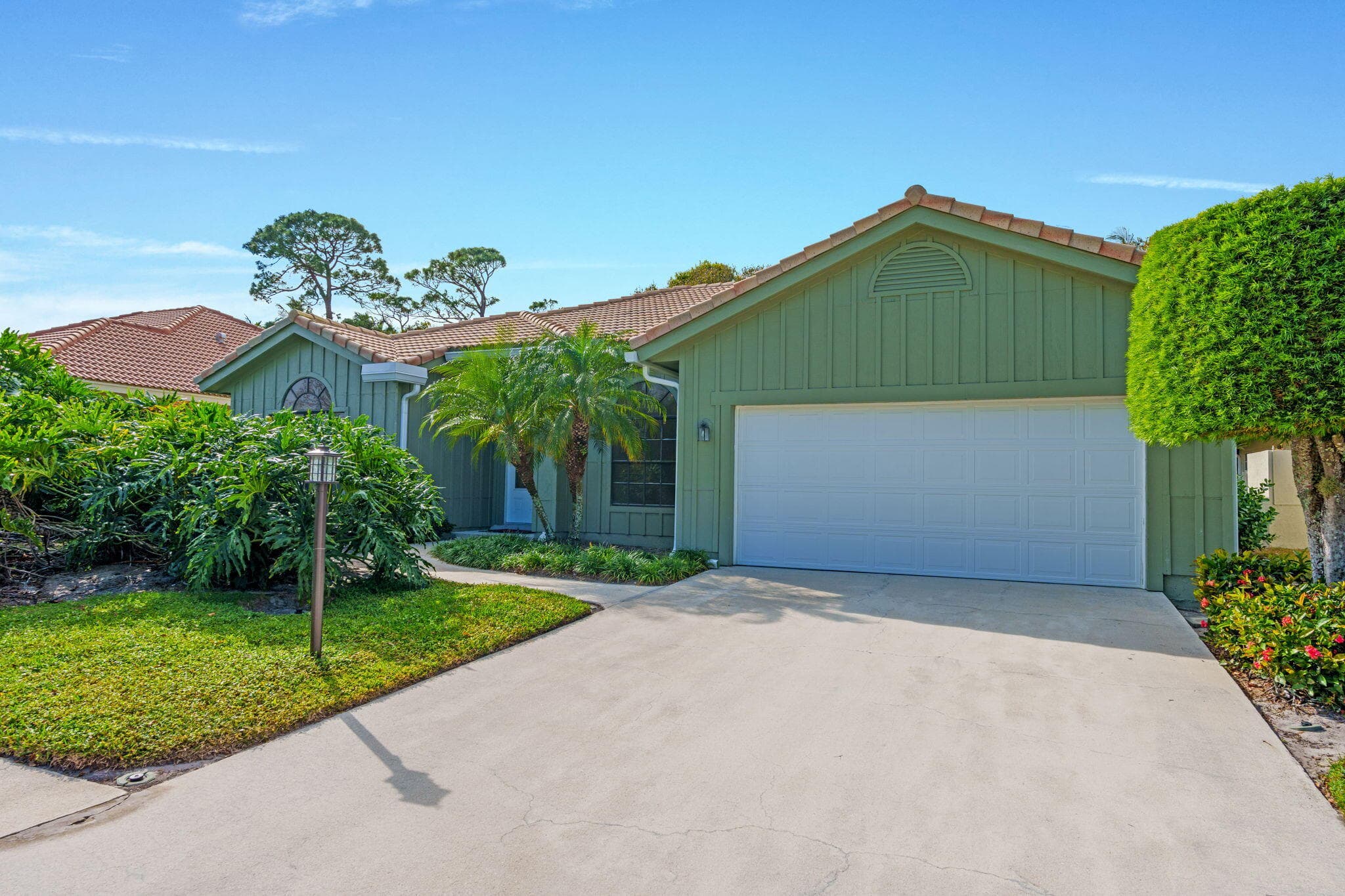 9055 Cypress Hollow Drive, Palm Beach Gardens, FL 33418 — photo 4 of 55