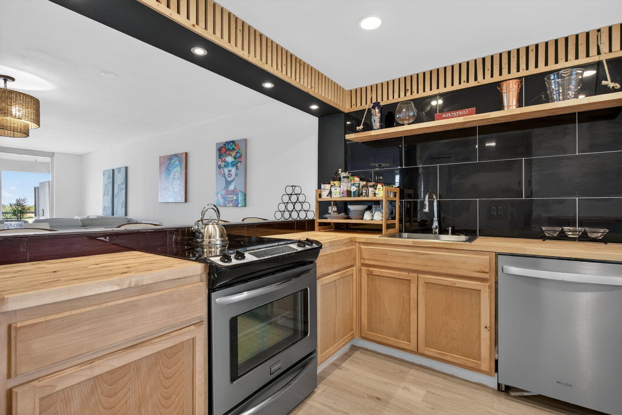 3960 Oaks Clubhouse Drive 512, Pompano Beach, FL 33069 — photo 1 of 58