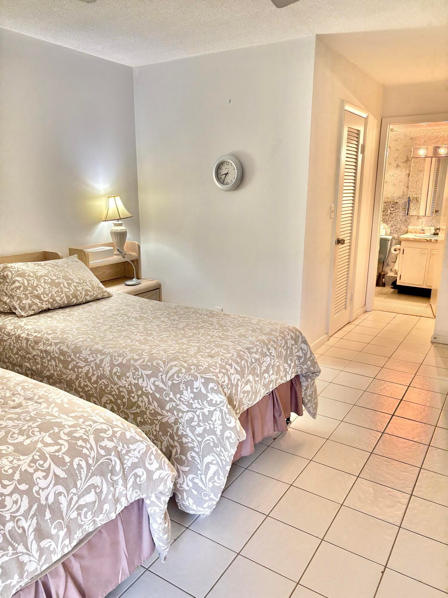 19 Golfs Edge F, West Palm Beach, FL 33417 — photo 4 of 22