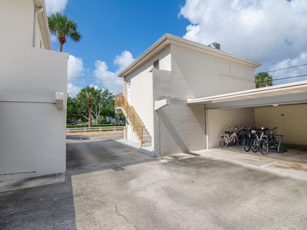 2333 Indian River Boulevard 506, Vero Beach, FL 32960 — photo 19 of 35