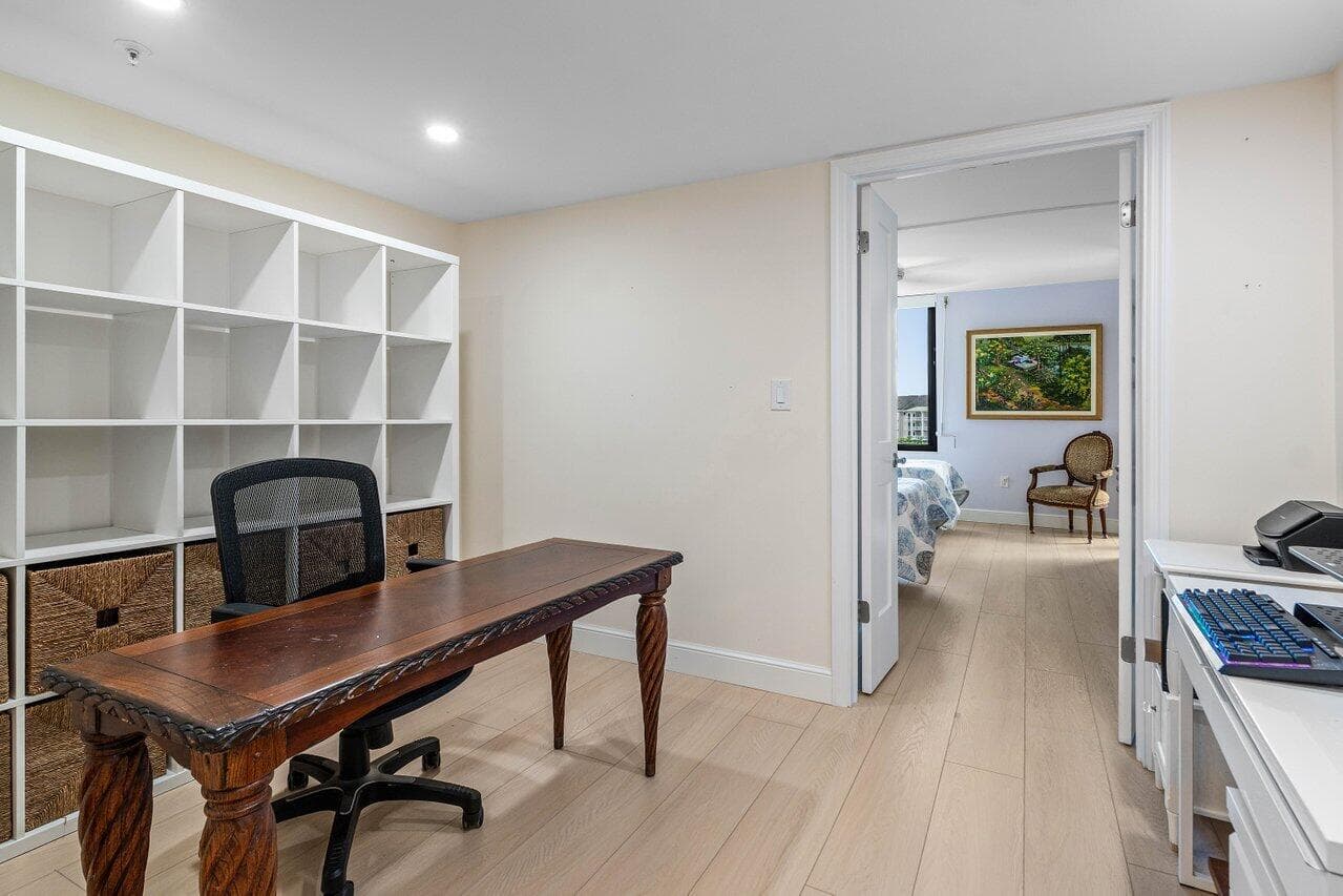 2450 Presidential Way 607, West Palm Beach, FL 33401 — photo 22 of 38