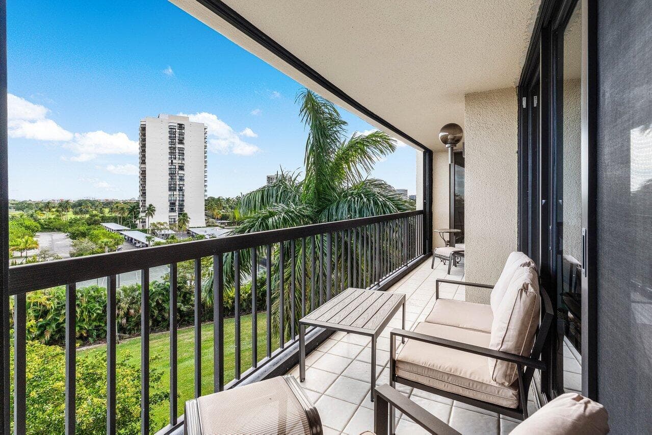 2450 Presidential Way 607, West Palm Beach, FL 33401 — photo 23 of 38