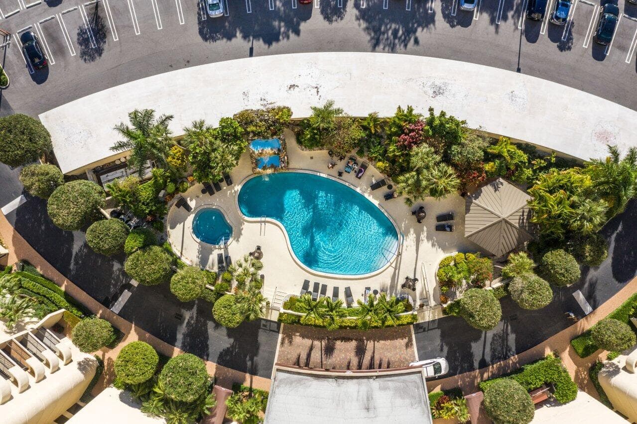 2450 Presidential Way 607, West Palm Beach, FL 33401 — photo 37 of 38