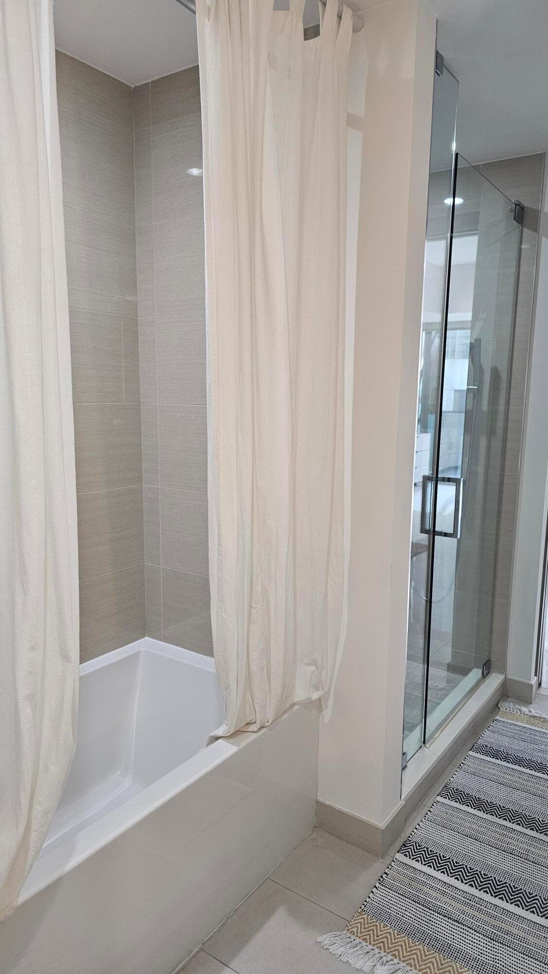 851 NE 1st Avenue 306, Miami, FL 33132 — photo 10 of 32