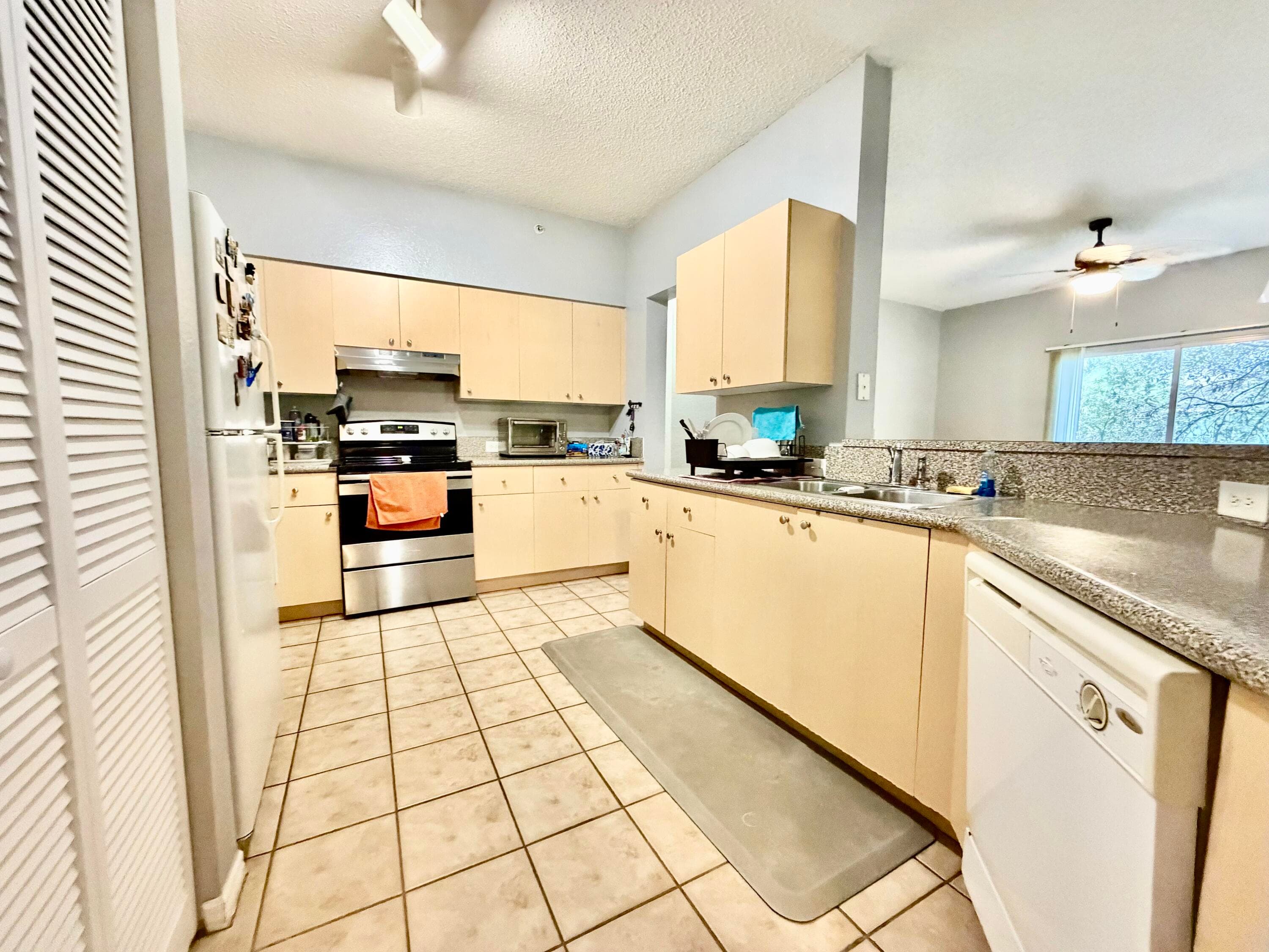 330 Crestwood Circle N 202, Royal Palm Beach, FL 33411 — photo 10 of 31