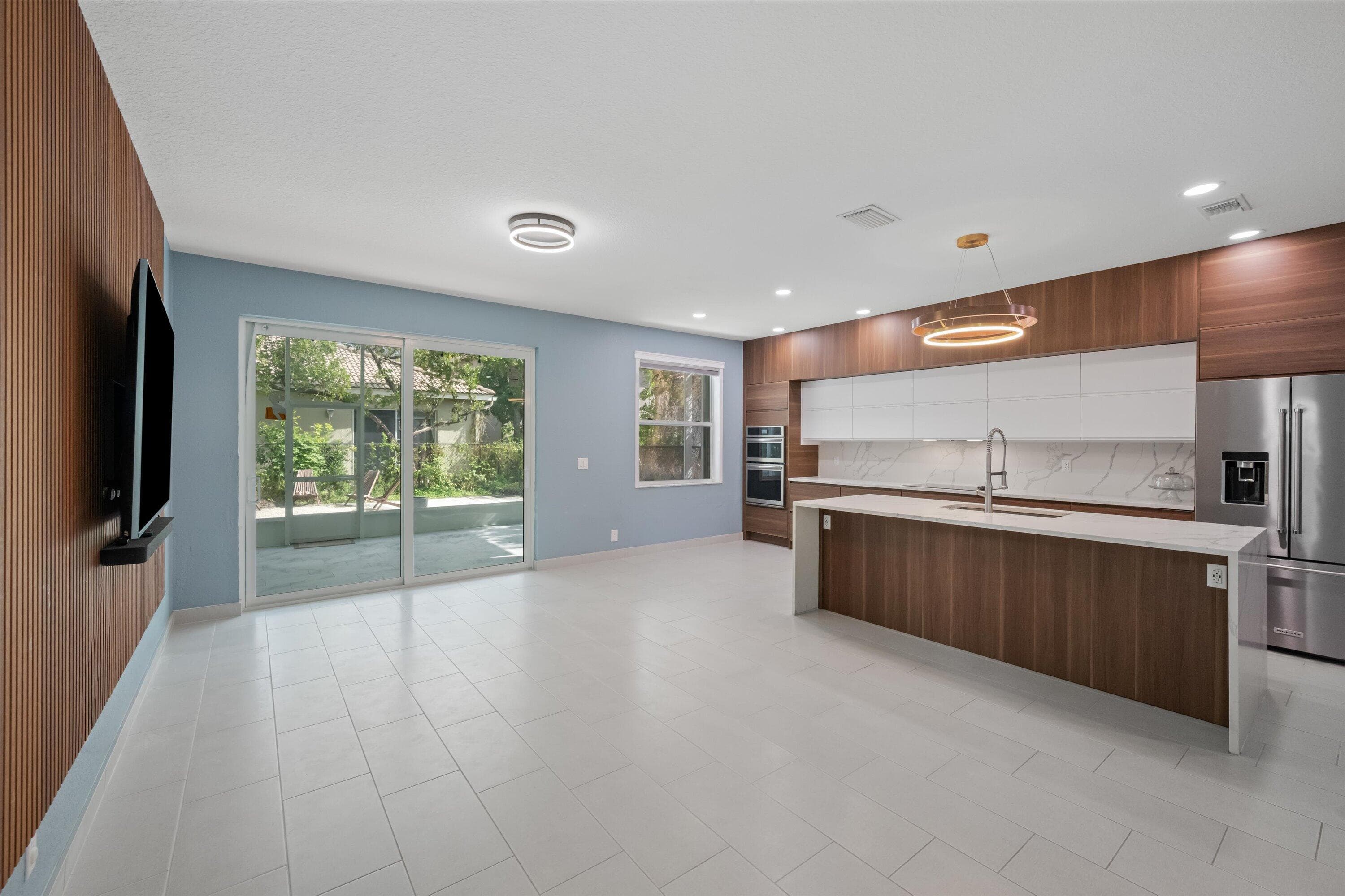 1222 Rose Gate Boulevard, Riviera Beach, FL 33404 — photo 4 of 32