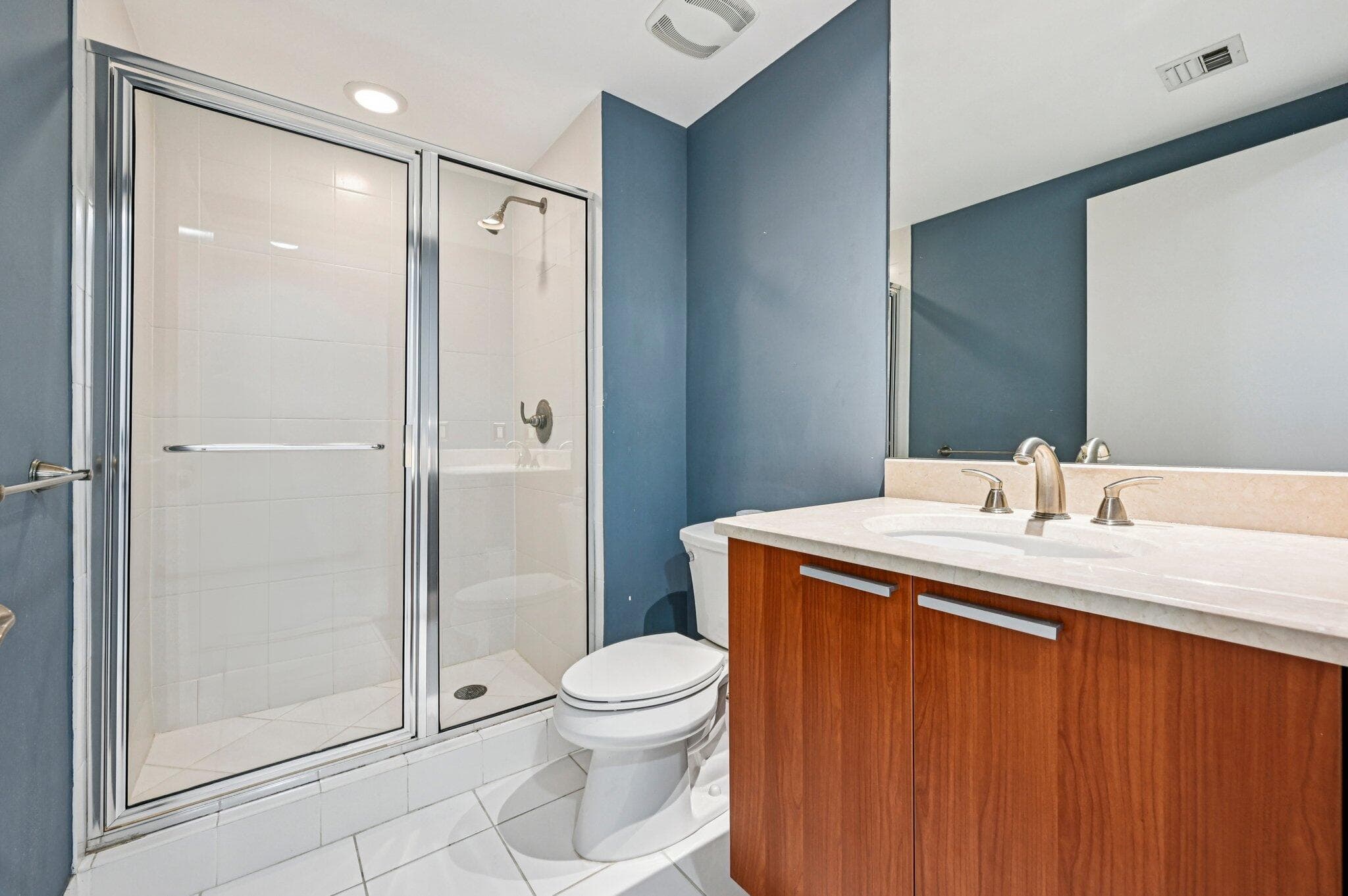 2650 Lake Shore Drive 1006, Riviera Beach, FL 33404 — photo 24 of 46