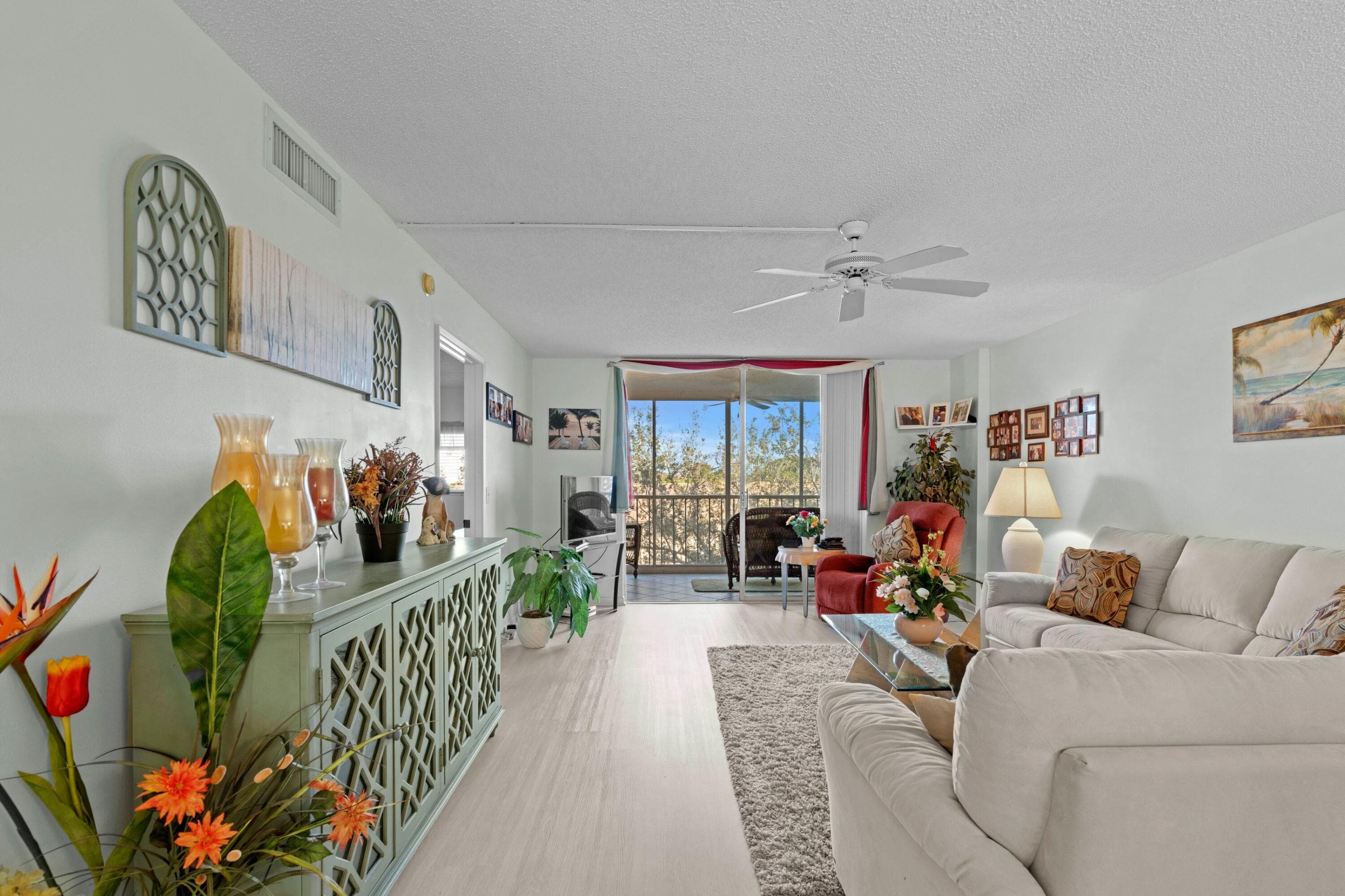 4735 Lucerne Lakes Boulevard 402, Lake Worth, FL 33467 — photo 5 of 28