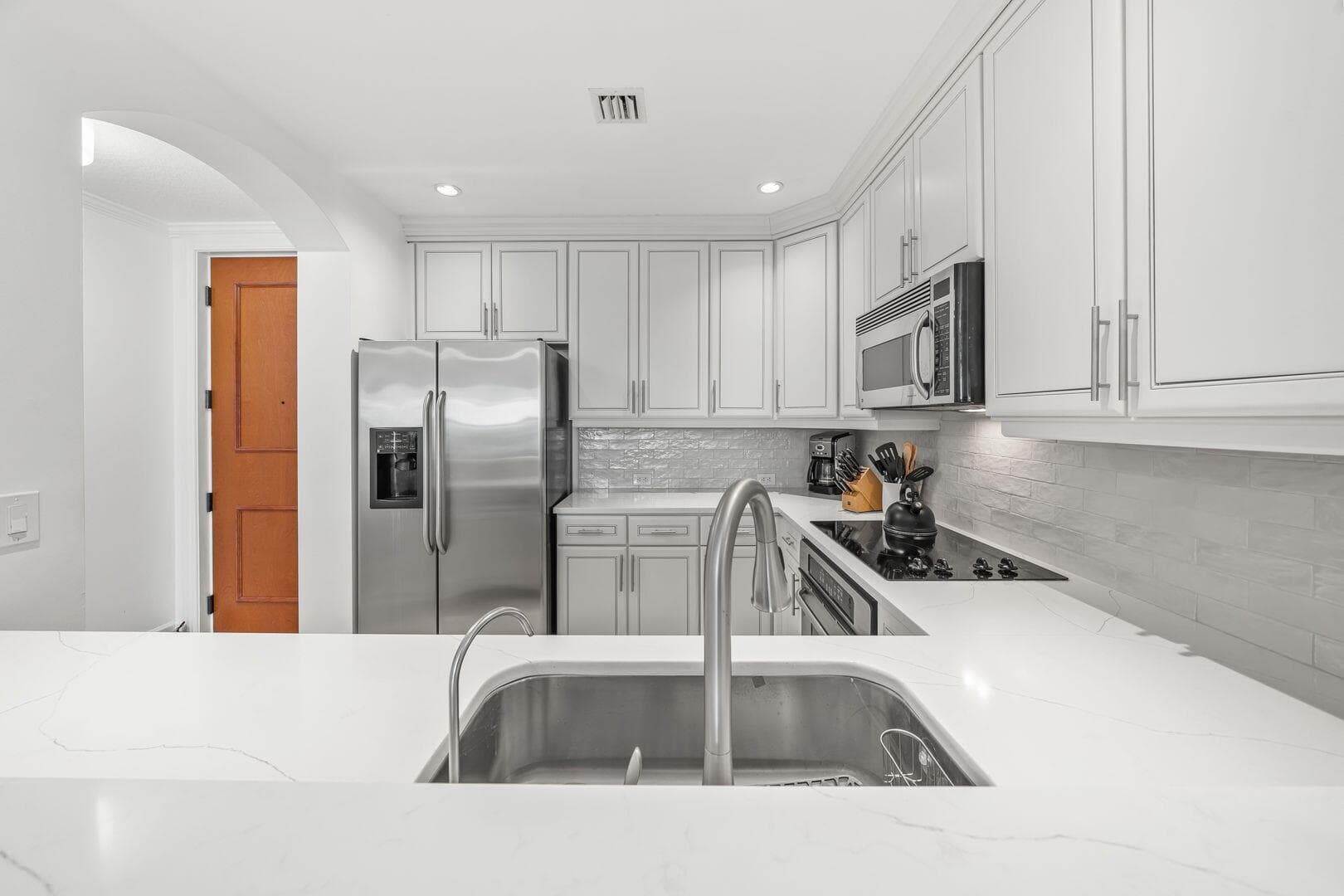 200 NE 2nd Avenue 314, Delray Beach, FL 33444 — photo 4 of 37