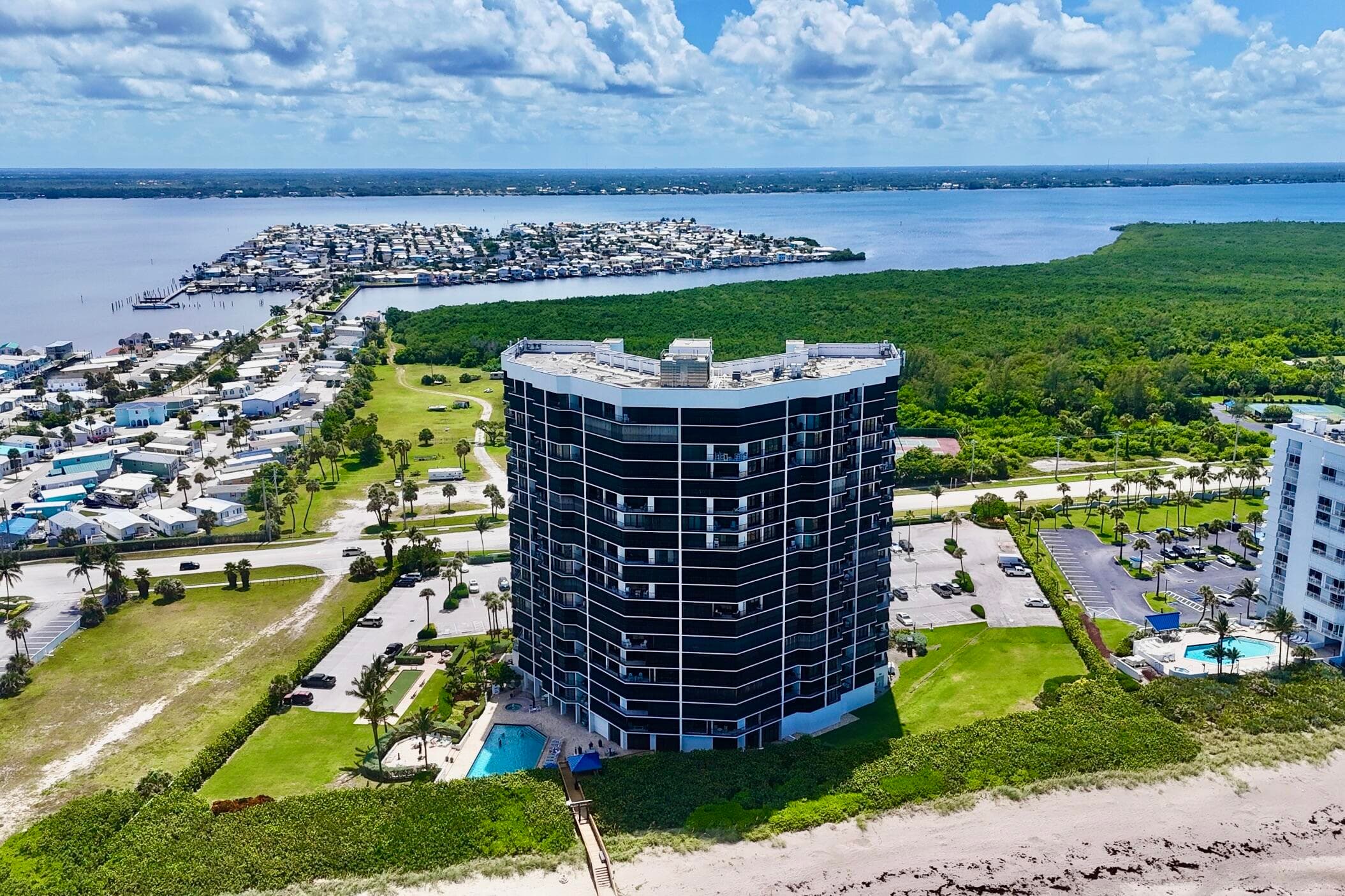9650 S Ocean Drive 909, Jensen Beach, FL 34957 — photo 5 of 47