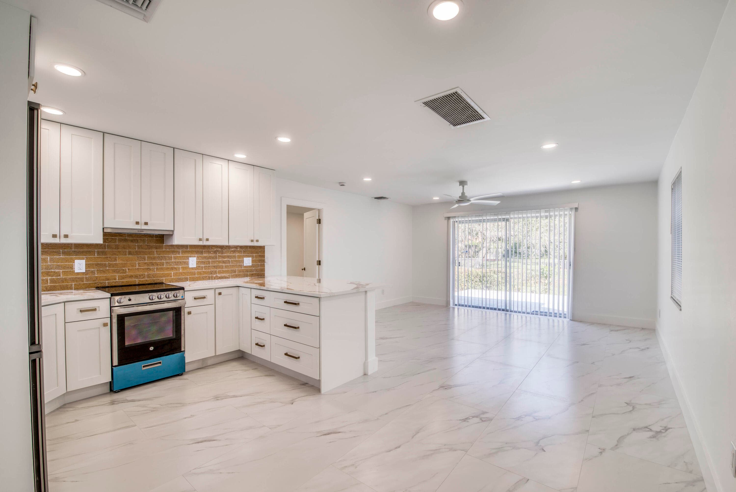 10084 Meridian Way N 4, Palm Beach Gardens, FL 33410 — photo 2 of 22