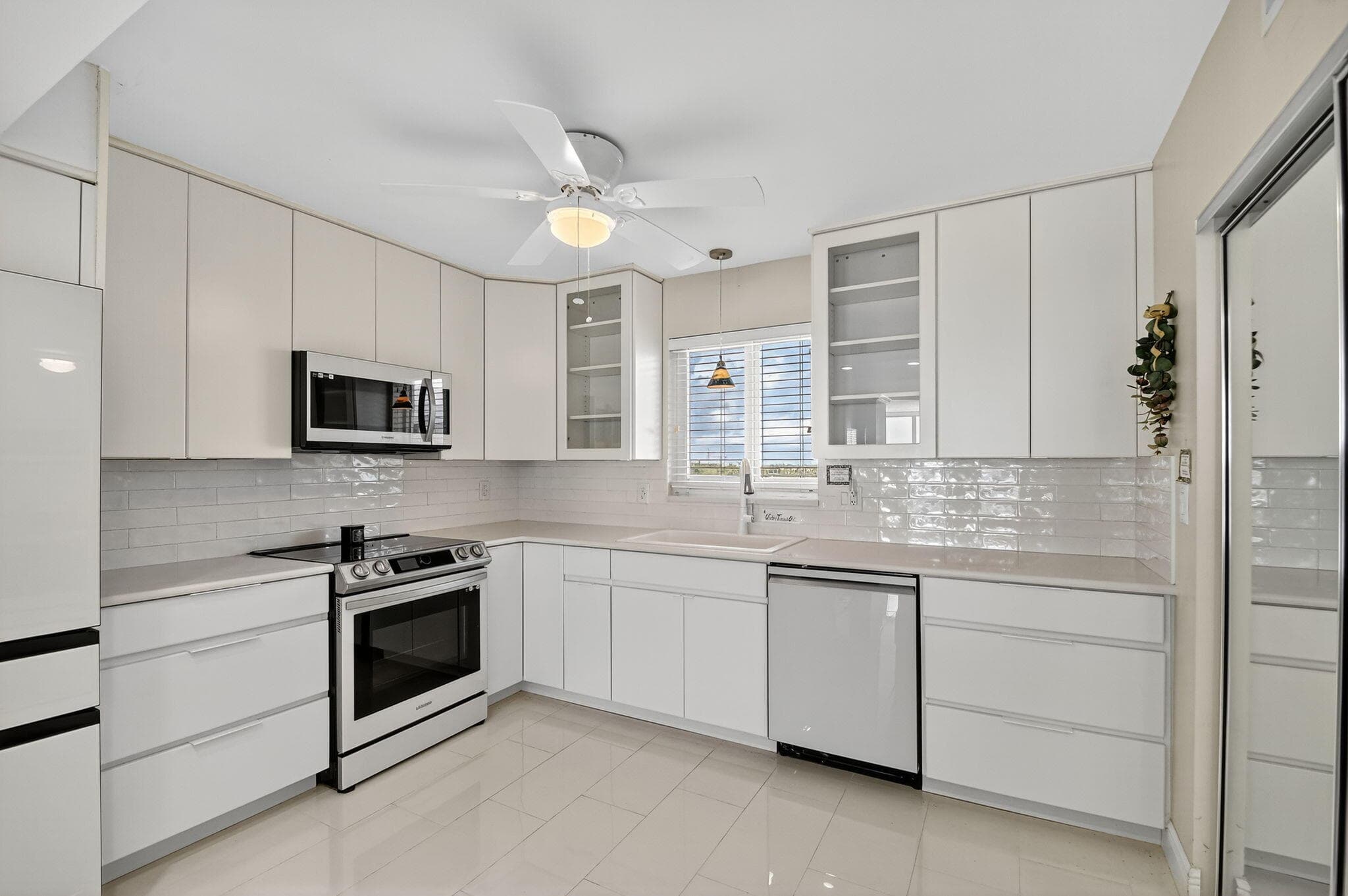 301 Lake Shore Drive 711, Lake Park, FL 33403 — photo 21 of 59