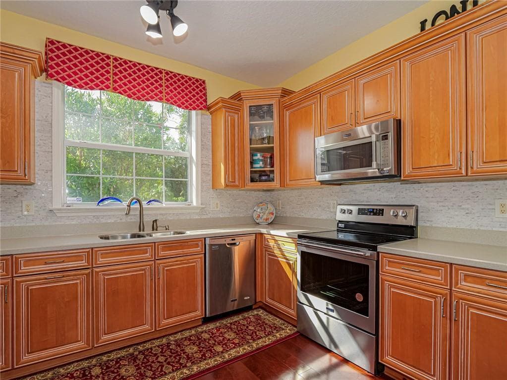 5873 Pine Ridge Circle, Vero Beach, FL 32967 — photo 12 of 36