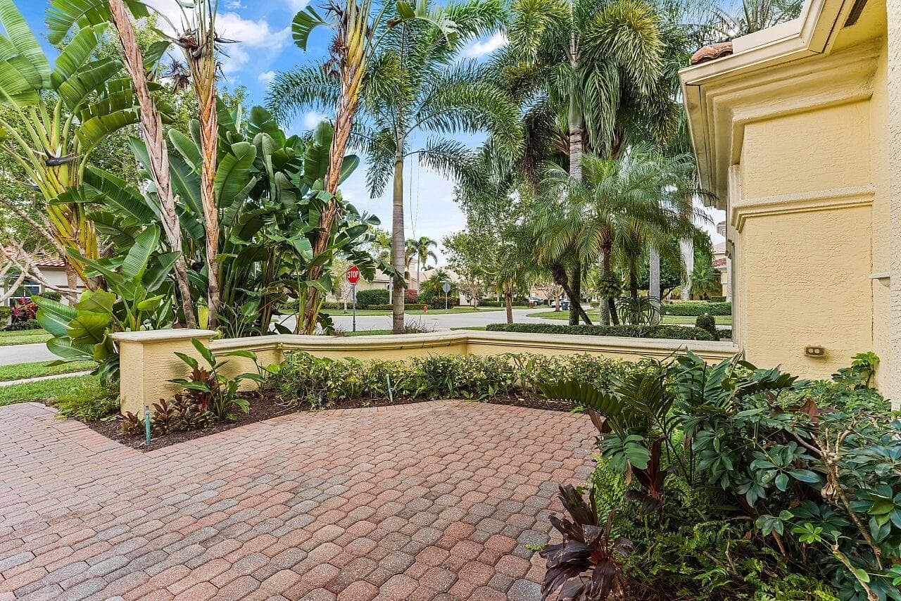 9724 Via Grandezza W, Wellington, FL 33411 — photo 11 of 56