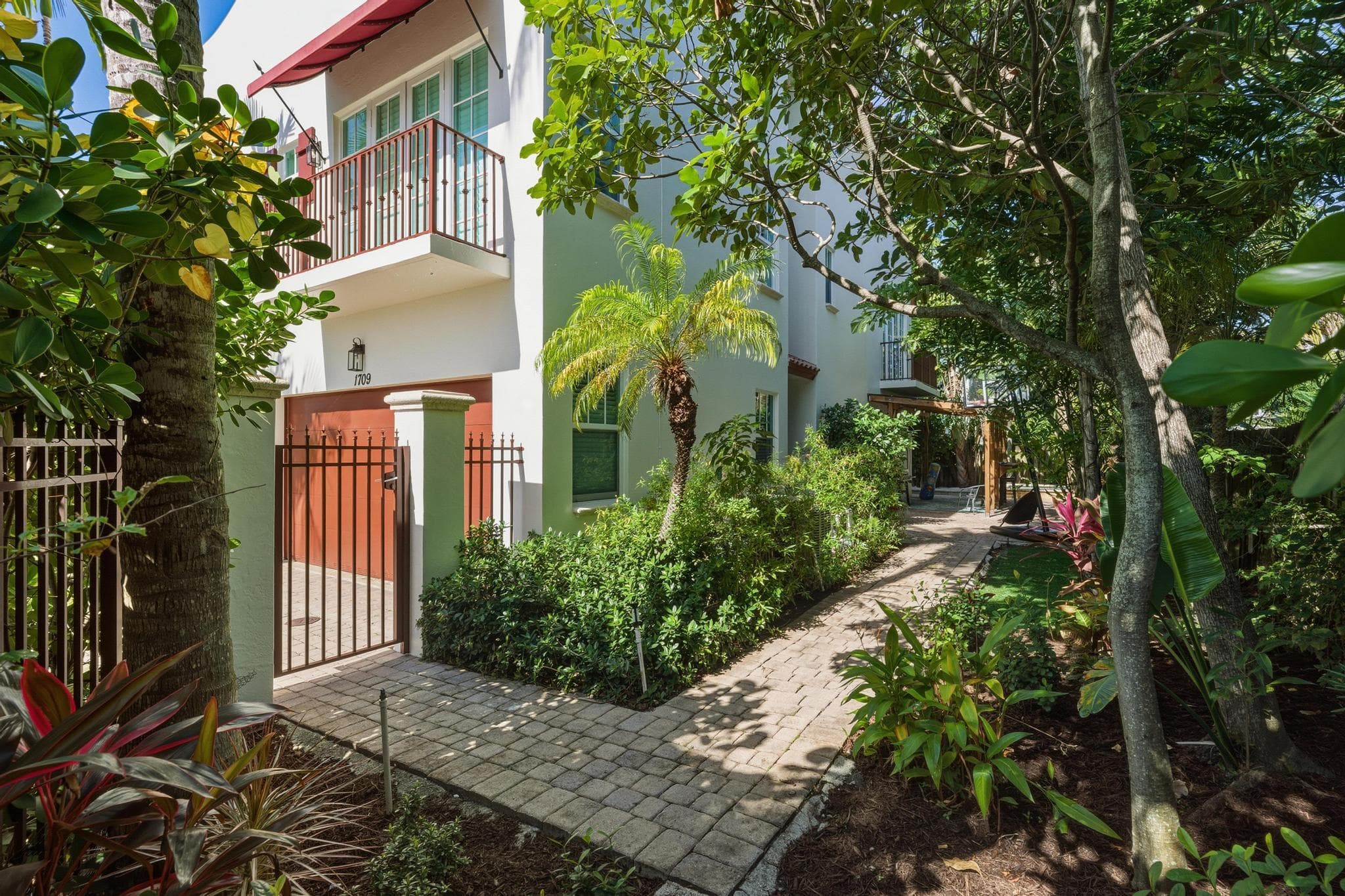 1709 NE 8th Street 1709, Fort Lauderdale, FL 33304 — photo 9 of 62