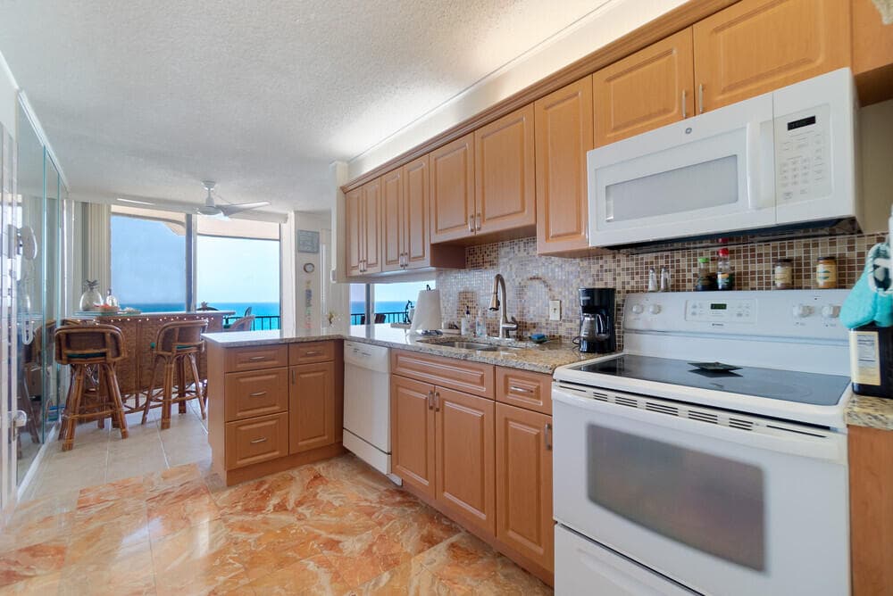4200 N Ocean Drive 1-1806, Singer Island, FL 33404 — photo 4 of 25