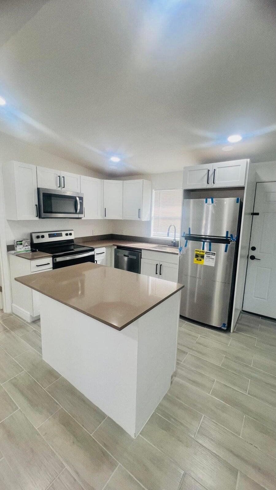 2360 Nw 2nd Street Street, Pompano Beach, FL 33069 — photo 3 of 15