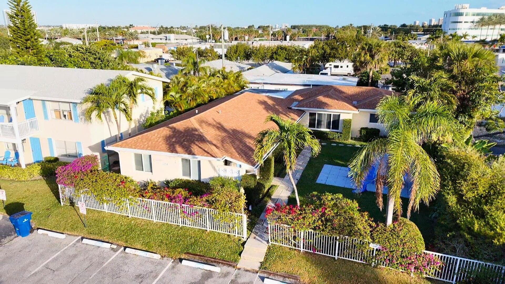 1258 Beach Road 7, Singer Island, FL 33404 — photo 16 of 17