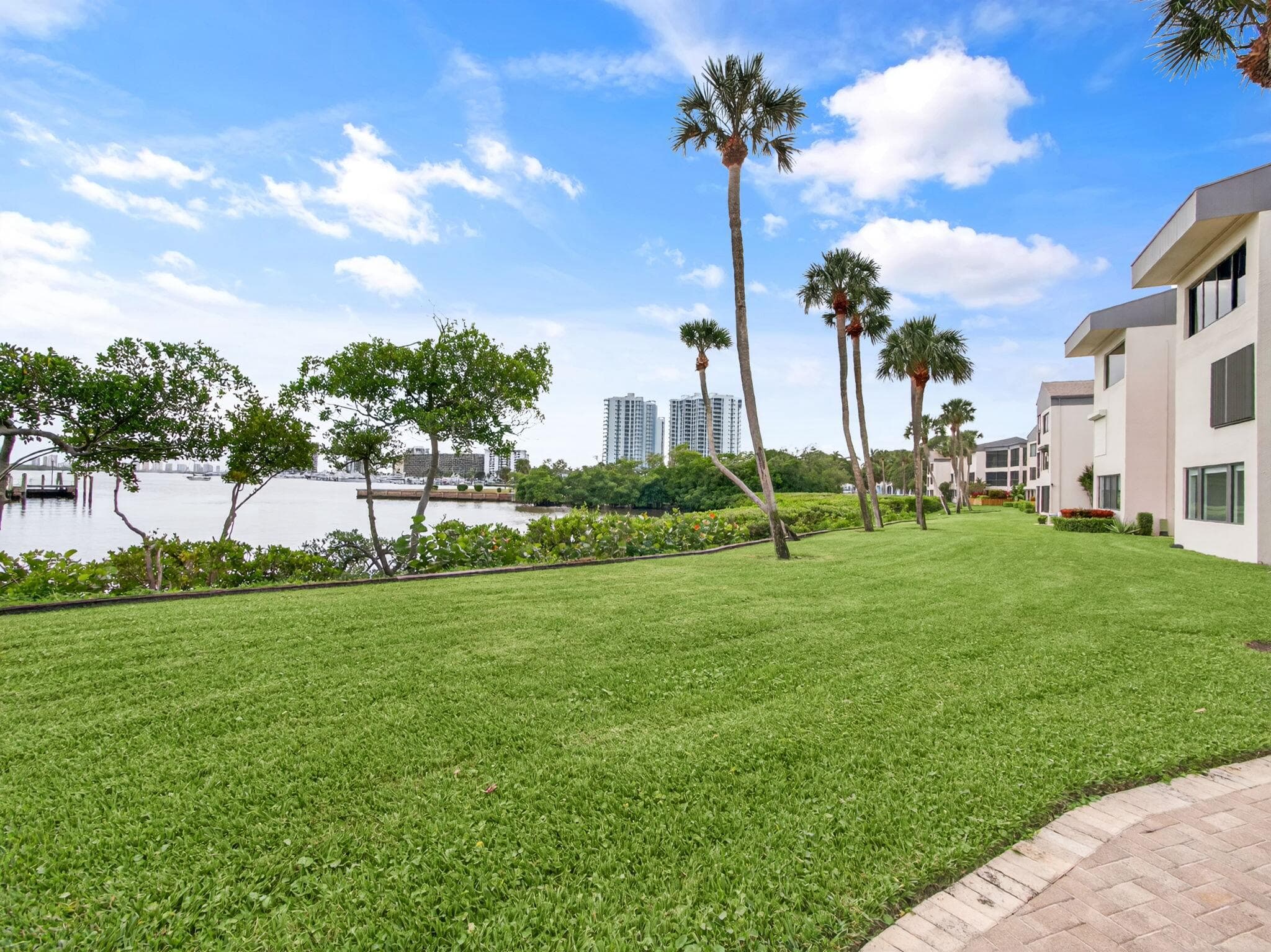 1660 Twelve Oaks Way 303, North Palm Beach, FL 33408 — photo 19 of 21