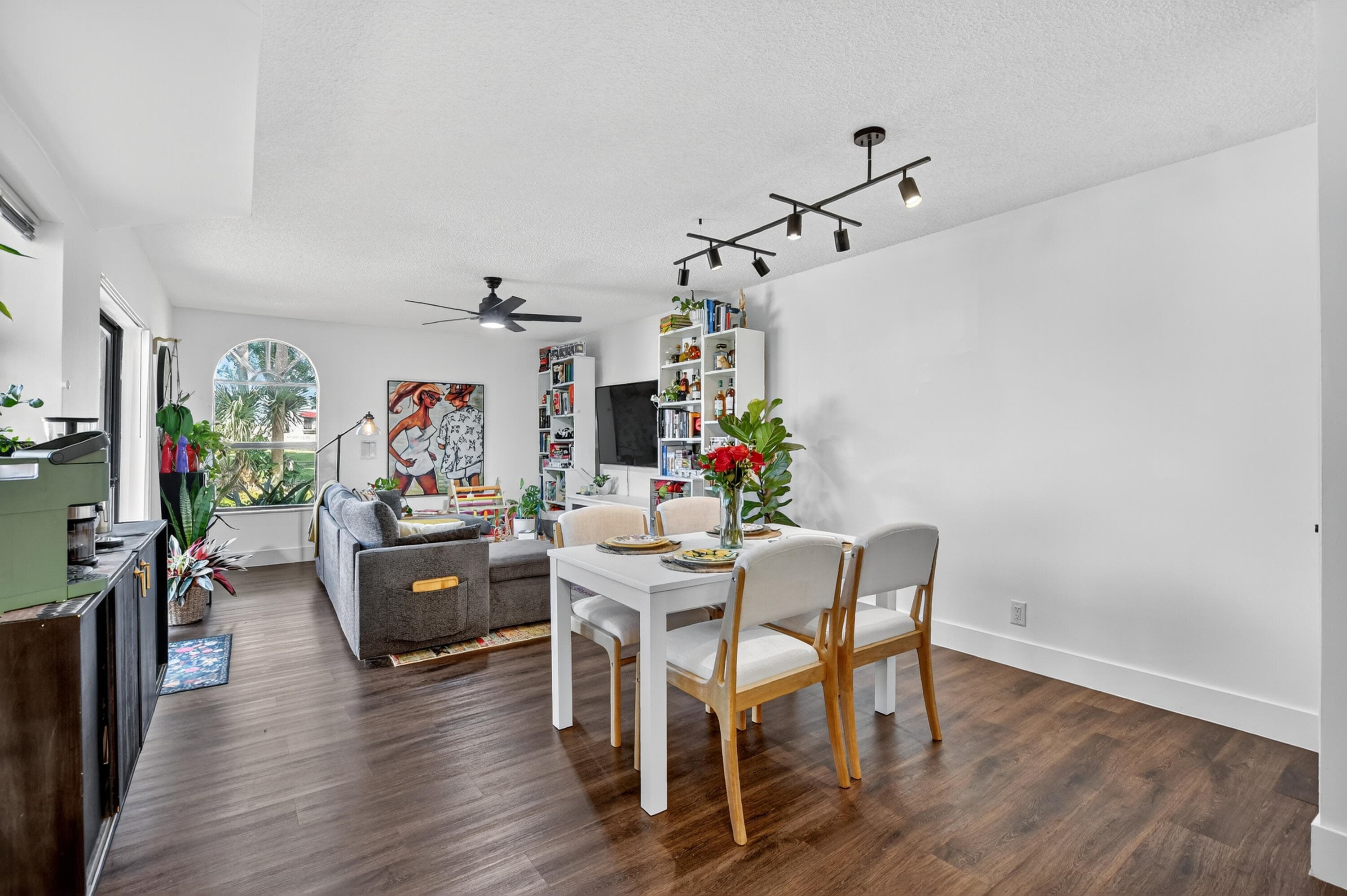 4005 Village Drive B, Delray Beach, FL 33445 — photo 5 of 35