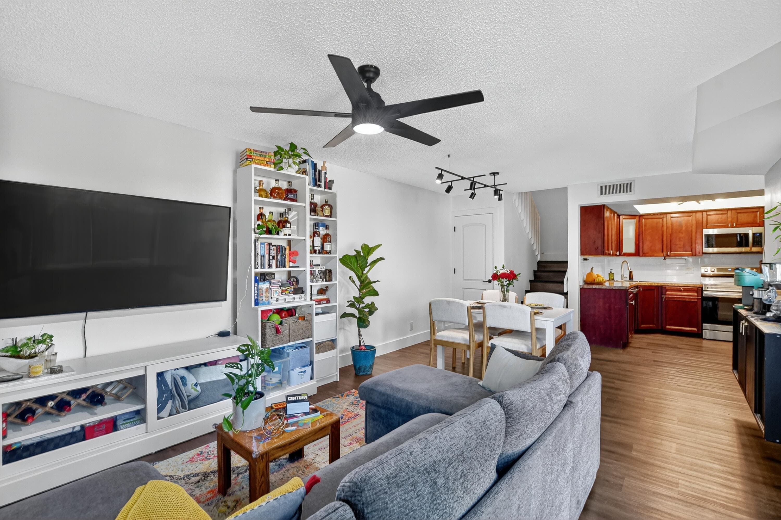 4005 Village Drive B, Delray Beach, FL 33445 — photo 11 of 35