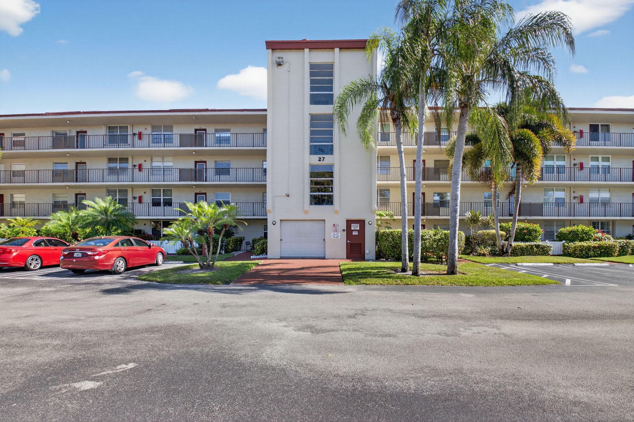 27 Abbey Lane 207, Delray Beach, FL 33446 — photo 2 of 47