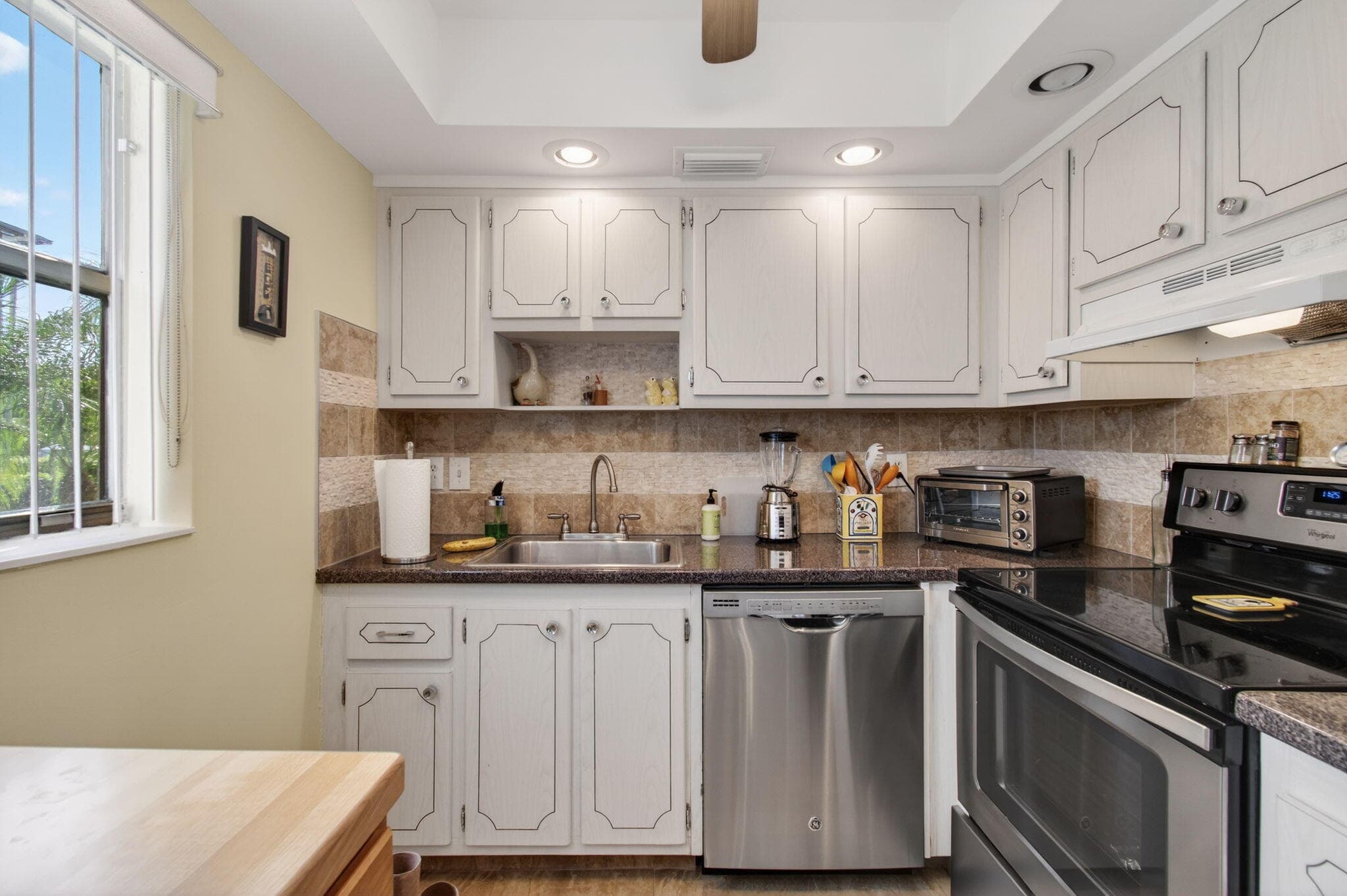 256 Flanders F, Delray Beach, FL 33484 — photo 4 of 40