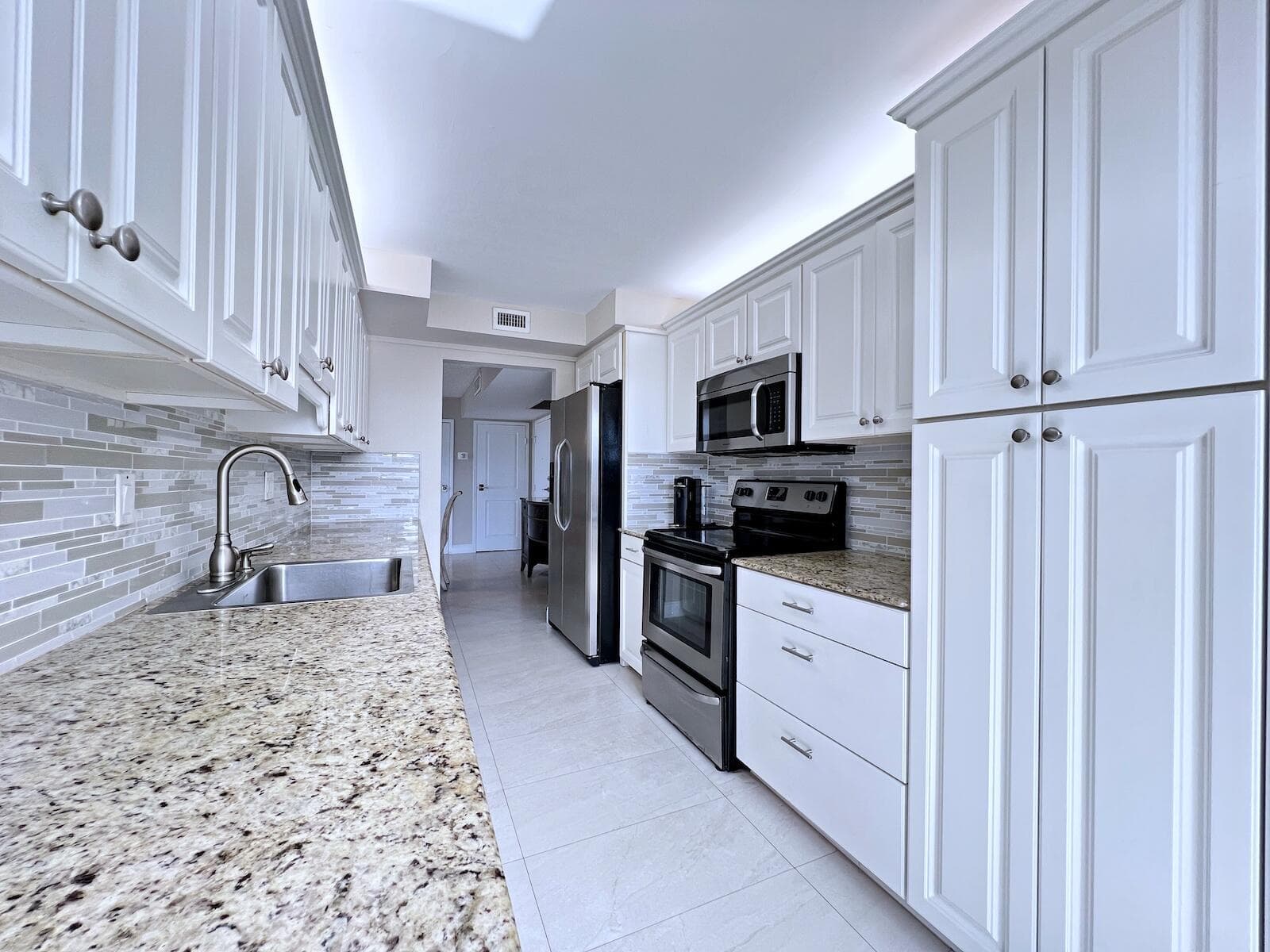 3546 S Ocean Boulevard 519, South Palm Beach, FL 33480 — photo 9 of 39