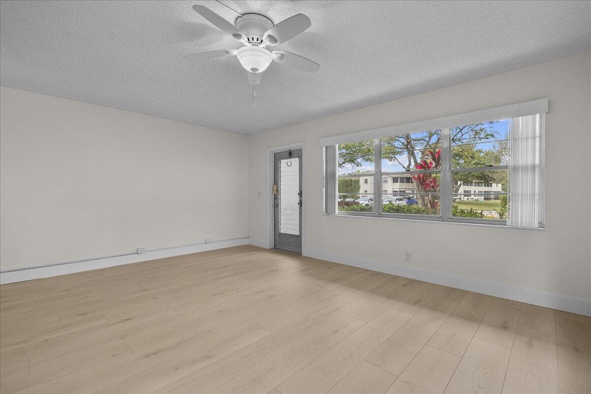 142 Kent I, West Palm Beach, FL 33417 — photo 7 of 31