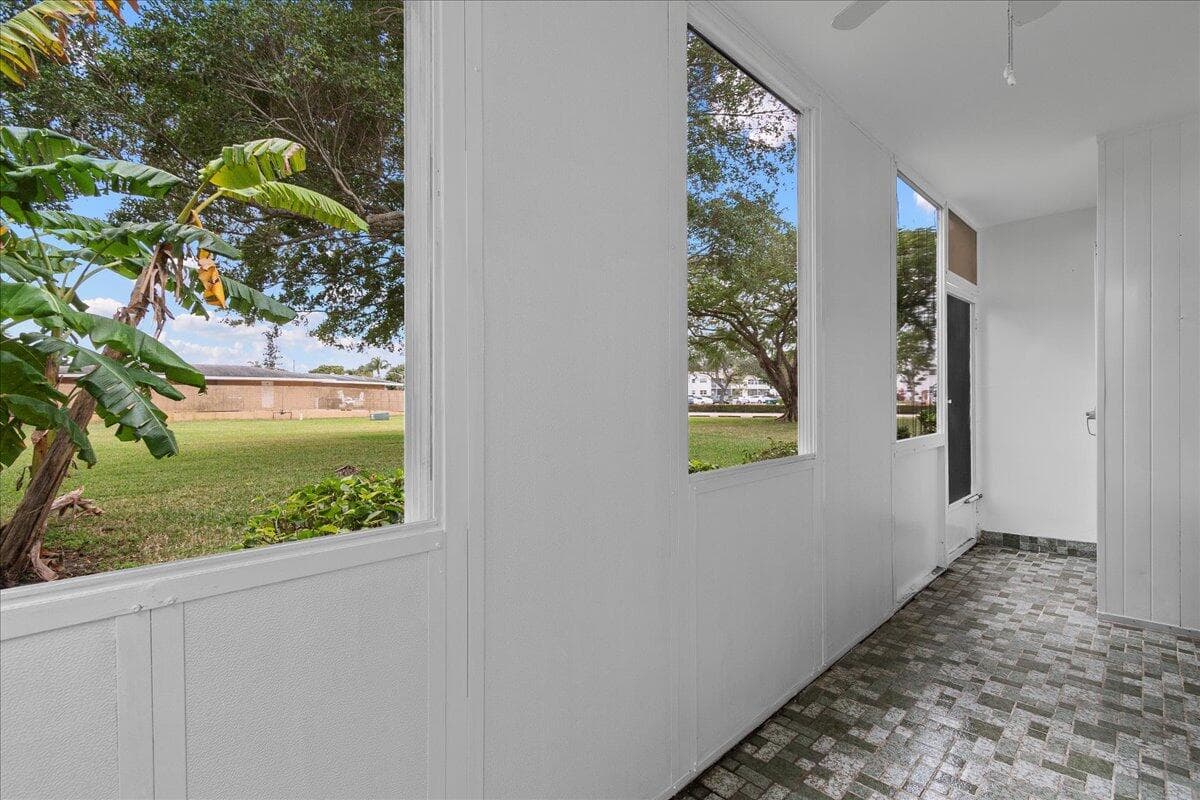 142 Kent I, West Palm Beach, FL 33417 — photo 18 of 31