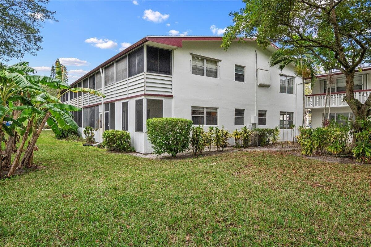 142 Kent I, West Palm Beach, FL 33417 — photo 20 of 31