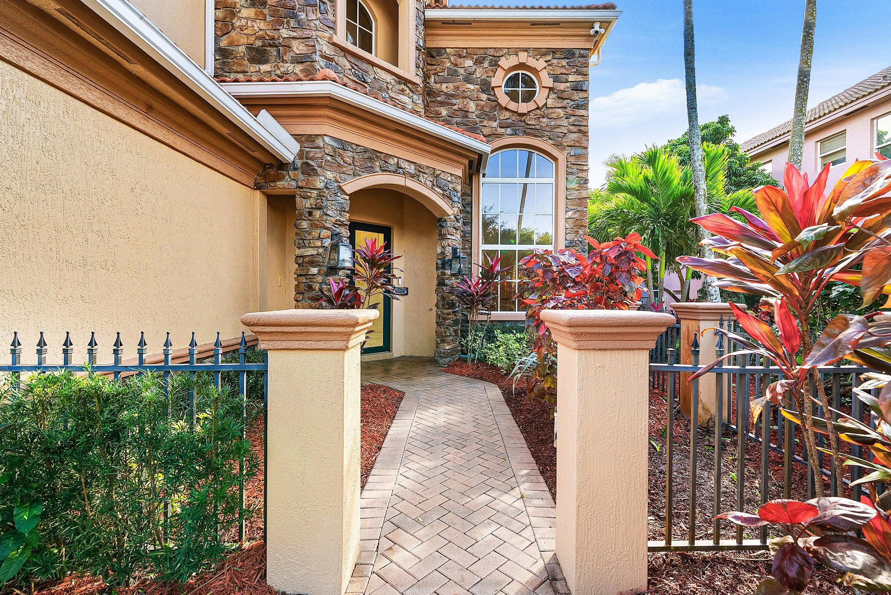 9232 Pineville Drive, Lake Worth, FL 33467 — photo 4 of 54