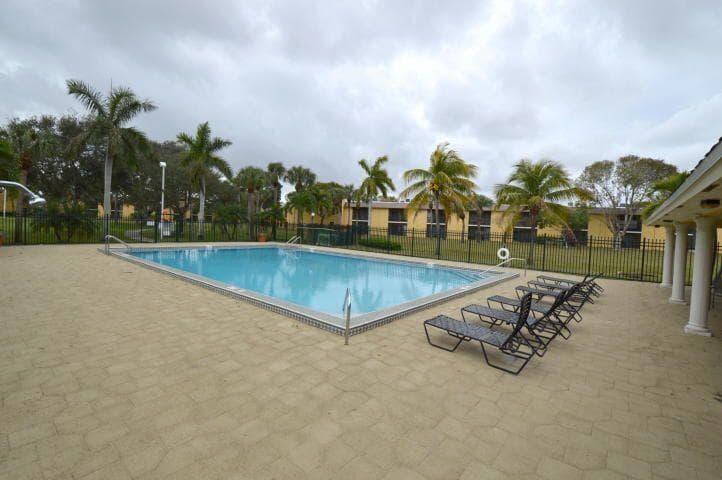 709 Meadows Circle, Boynton Beach, FL 33436 — photo 18 of 25