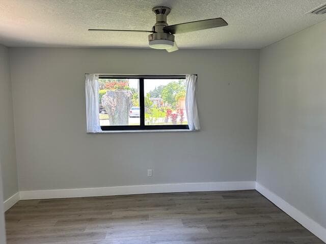 907 SE Lake Street, Stuart, FL 34994 — photo 8 of 23