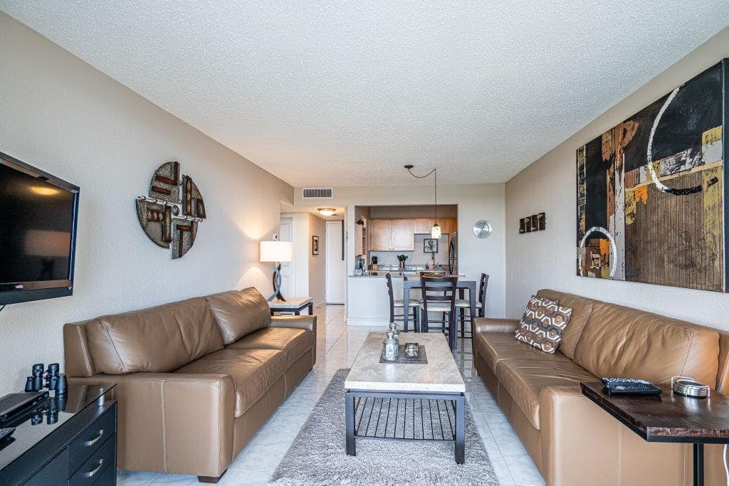 1830 Embassy Drive 411, West Palm Beach, FL 33401 — photo 3 of 13